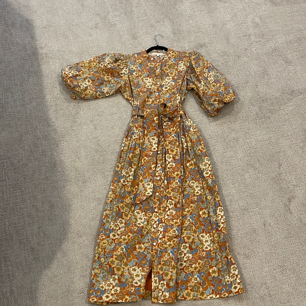 Never worn, love the label dress. Super flattering on
